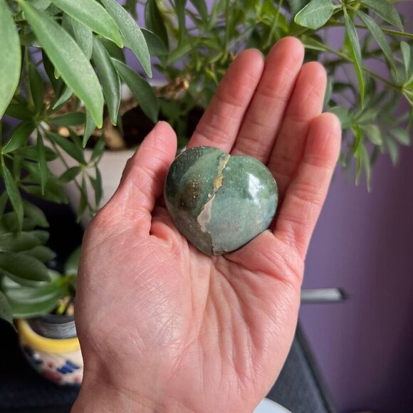 OC Jasper Crystal Heart Carving - Picture 2 of 11